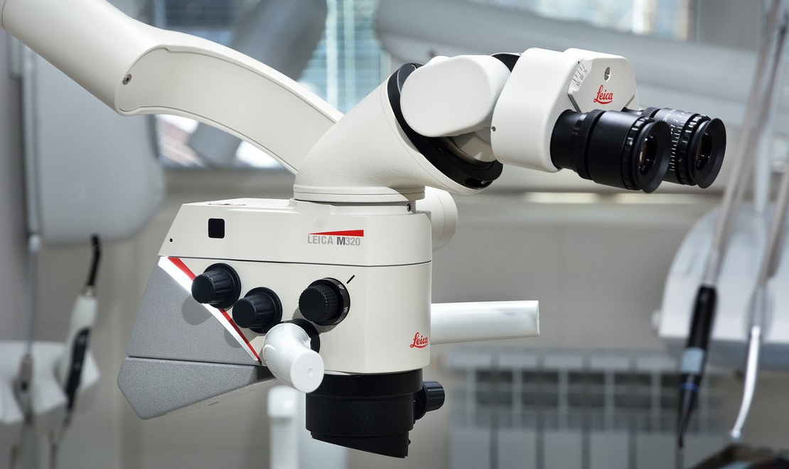 Dental microscope at Bagita Clinic in Cherkassy