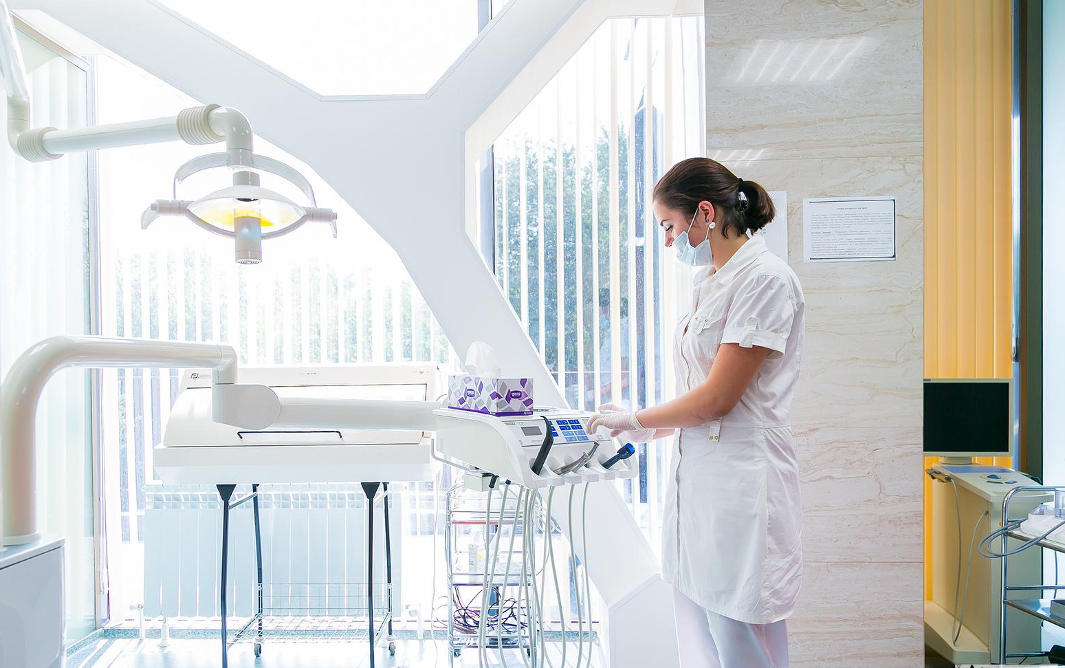 dentist preparing for an appointment
